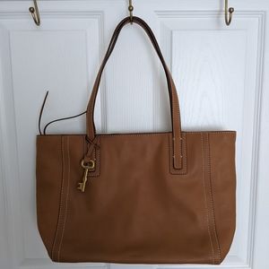 Fossil leather purse with tags!